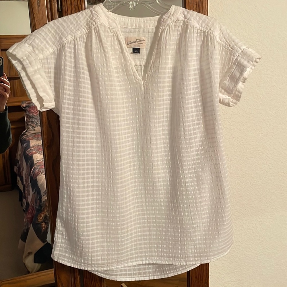 Universal Thread off white Blouse XS